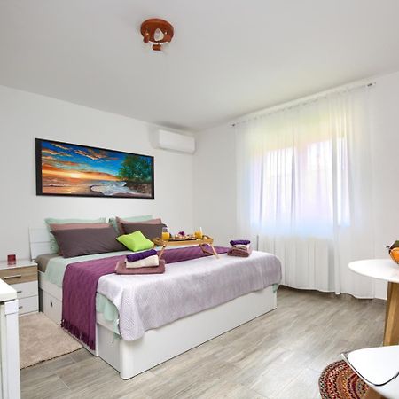 Kety Premantura Apartment Bagian luar foto